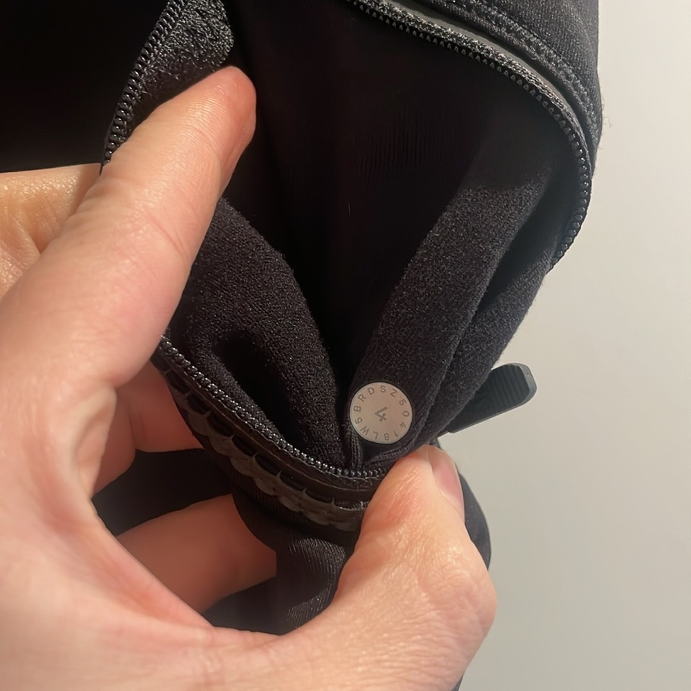 Lululemon - Picture 3 of 5